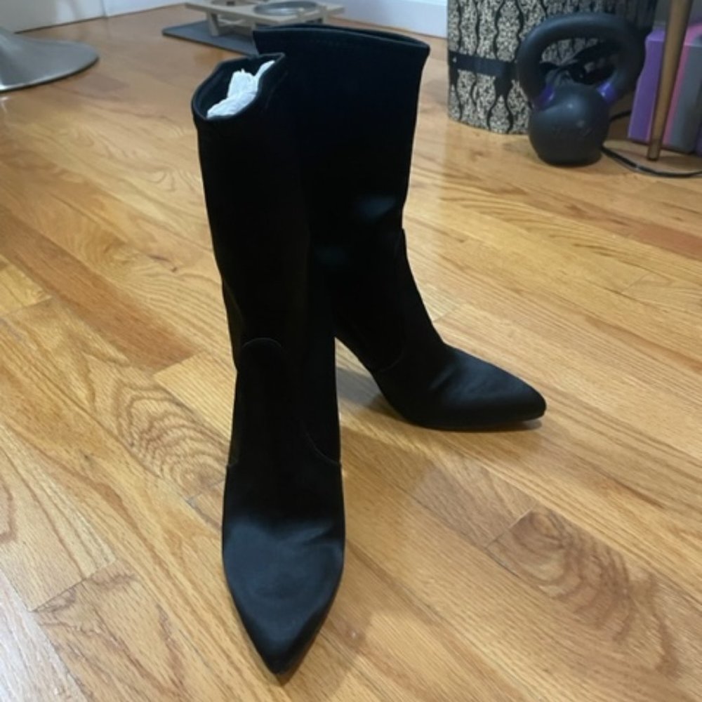 Stuart Weitzman  Clinger Ankle Black Stretch Satin Boots/Booties SZ 5.5